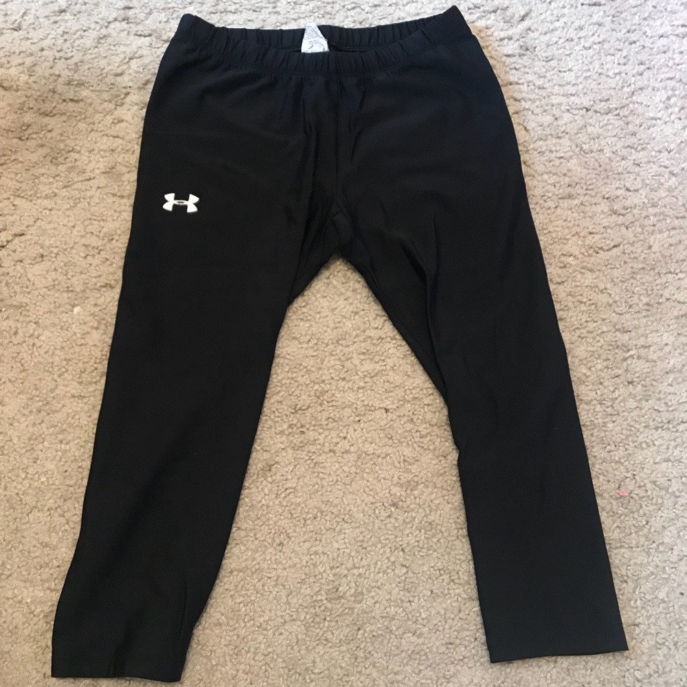 Cropped UnderArmor Leggings